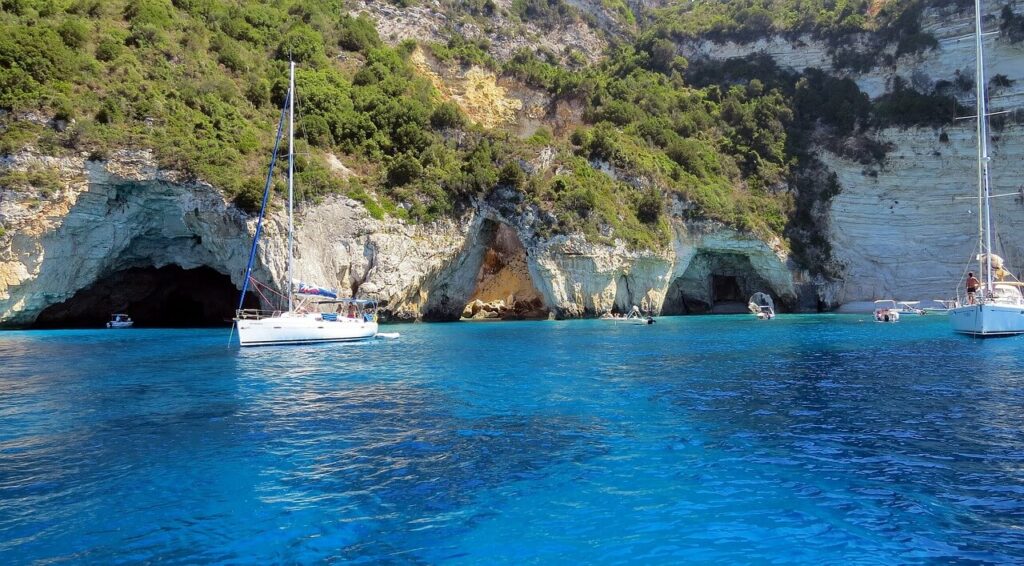 Exploring Paxoi